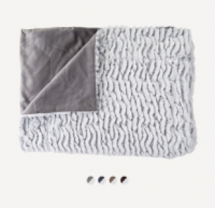 Manta imitación de piel 24.99 €
