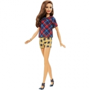Barbie - Muñeca Fashionista Pantalón Corto Escocés Amarillo