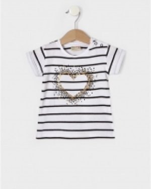 Camiseta de manga corta de rayas y coraz&oacute;n