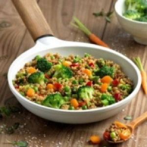 Salteado de quinoa con verduras 2.99 €