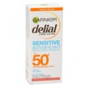 Delial Sensitive advanced protector facial muy alta spf 50+ tubo 50