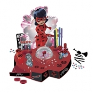 Ladybug - Centro de Tatuajes y Manicura 49.99 €