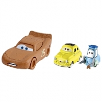 Toysrus  Cars - Rayo McQueen como Chester Chasis y Luigi y Guido - Pa