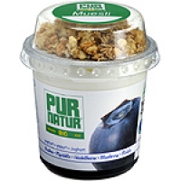 Hipercor  PUR NATUR yogur con una base de arándanos y una capa de mues