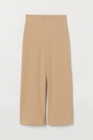  Pantalón amplio de punto 8.99 €