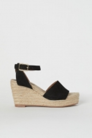  Sandalias de ante 27.99 €