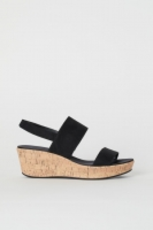  Sandalias de cuña 12.99 €
