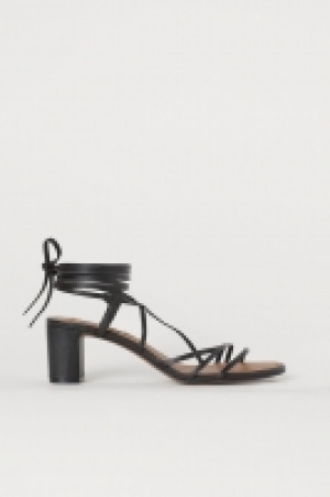  Sandalias de piel 29.99 €