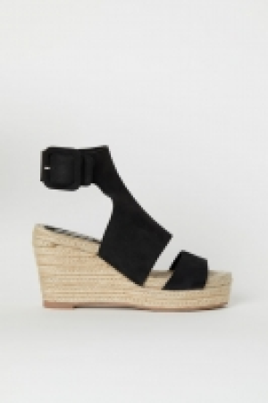  Sandalias de cuña 22.99 €
