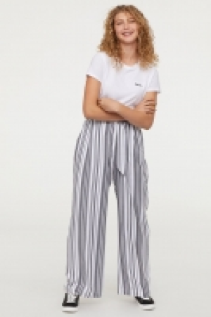  Pantalón amplio 8.99 €