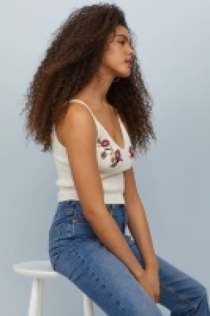  Top de tirantes con bordado 8.99 €