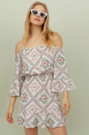  Vestido hombros cut-out 11.99 €