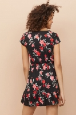  Vestido cruzado 8.99 €