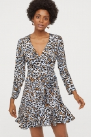  Vestido con escote de pico 15.99 €