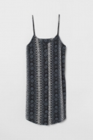  Vestido con botones 8.99 €