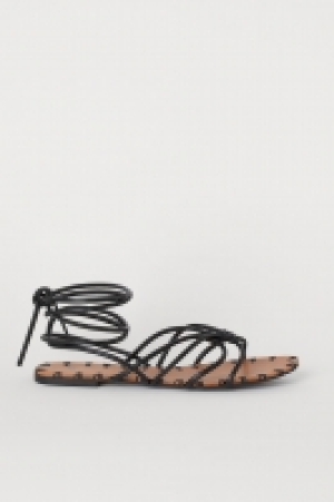  Sandalias de tiras 15.99 €