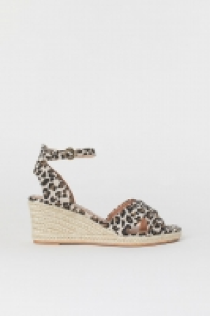  Sandalias de cuña 11.99 €