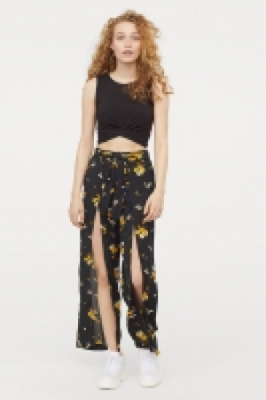 Pantalón con aberturas 8.99 €
