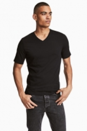  Camiseta cuello en V Slim fit 4.99 €
