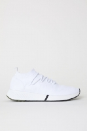  Deportivas en punto menguado 17.99 €