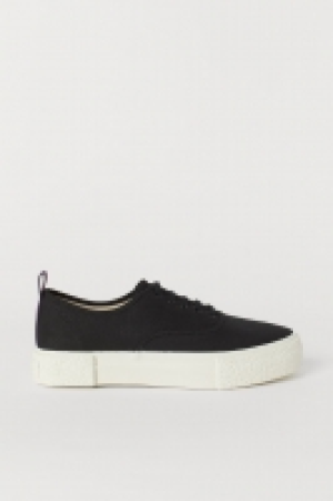  Zapatillas deportivas de lona 27.99 €
