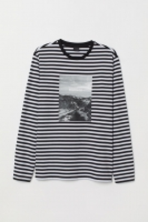 HM   Camiseta de rayas con motivo