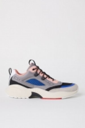  Zapatillas deportivas 29.99 €