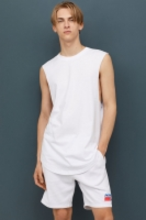  Pantalón corto en sudadera 8.99 €