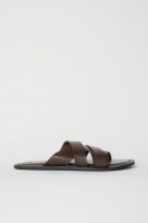  Sandalias abiertas de piel 21.99 €