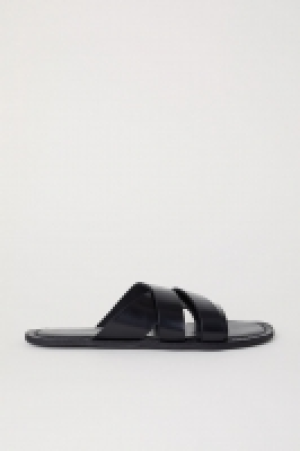  Sandalias abiertas de piel 17.99 €