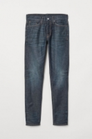  Slim Straight Jeans 17.99 €