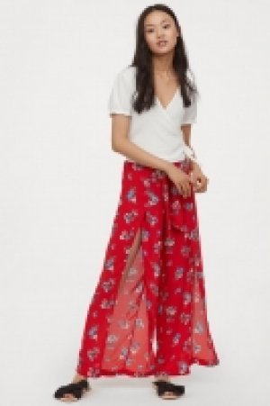  Pantalón con aberturas 10.99 €