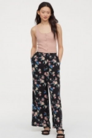  Pantalón amplio 11.99 €