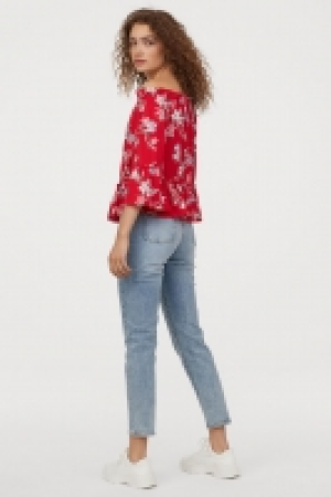  Blusa hombro descubierto 7.99 €