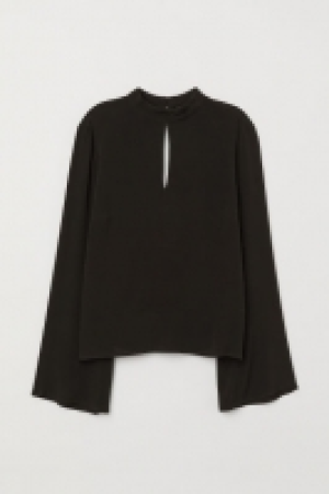  Blusa con mangas trompeta 11.99 €