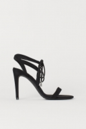  Sandalias con lazada 11.99 €