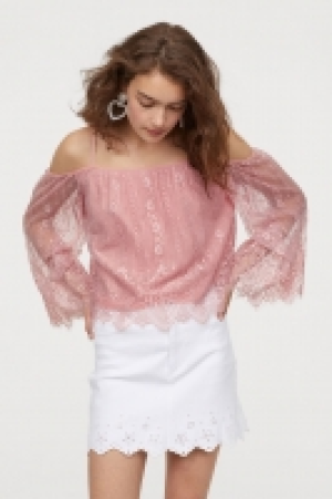  Blusa de encaje off-shoulder 12.99 €