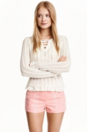  Pantalón corto bordado 12.99 €