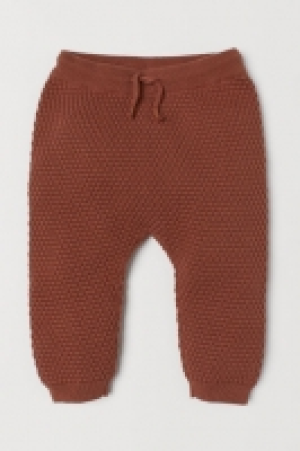  Pantalón en punto con textura 8.00 €