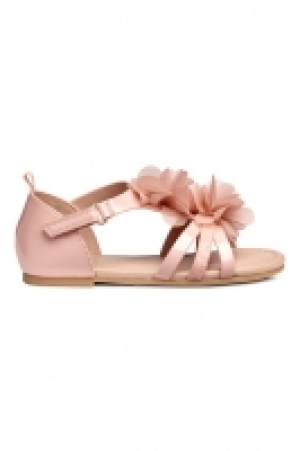  Sandalias con aplicación 5.99 €