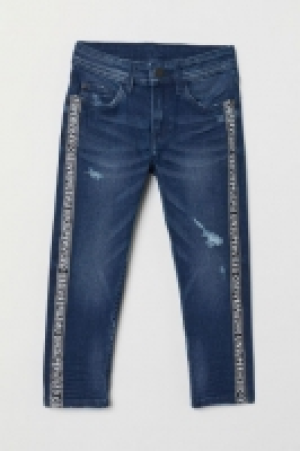  Relaxed Tapered Fit Jeans 16.99 €