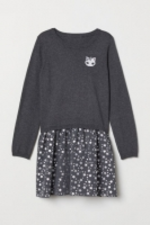  Vestido con falda con vuelo 15.99 €