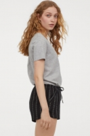  Pantalón corto de viscosa 5.99 €