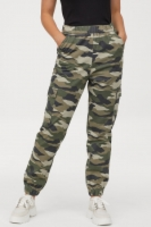  Pantalón cargo de sarga 8.99 €