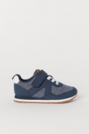  Zapatillas deportivas 12.99 €