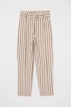  Pantalón con cinturón 14.99 €