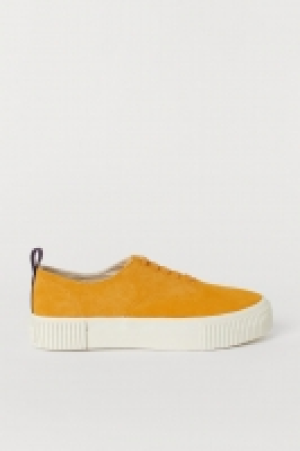  Zapatillas deportivas de ante 39.99 €