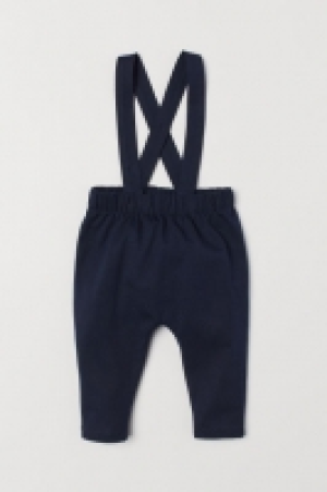  Pantalón con tirantes 4.99 €