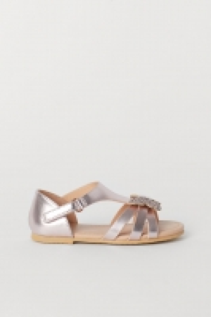  Sandalias con mariposas 7.99 €