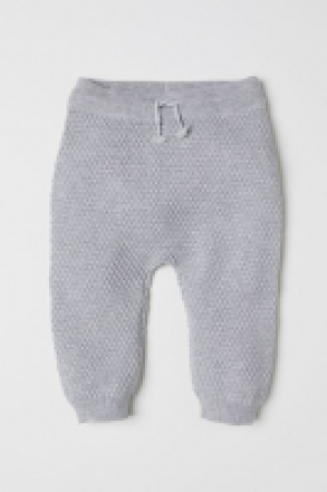  Pantalón en punto con textura 8.99 €